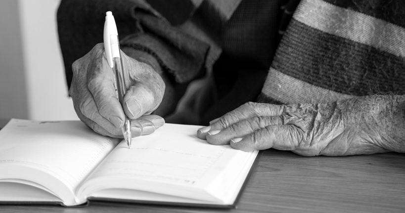 Caligrafía, memoria y alzhéimer: escribir para recordar, crear y cuidar
