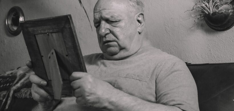 PACIENTE CON ALZHÉIMER EN FASE MODERADA Y SU FAMILIA: ANÁLISIS BIBLIOGRÁFICO DE UN CASO CLÍNICO